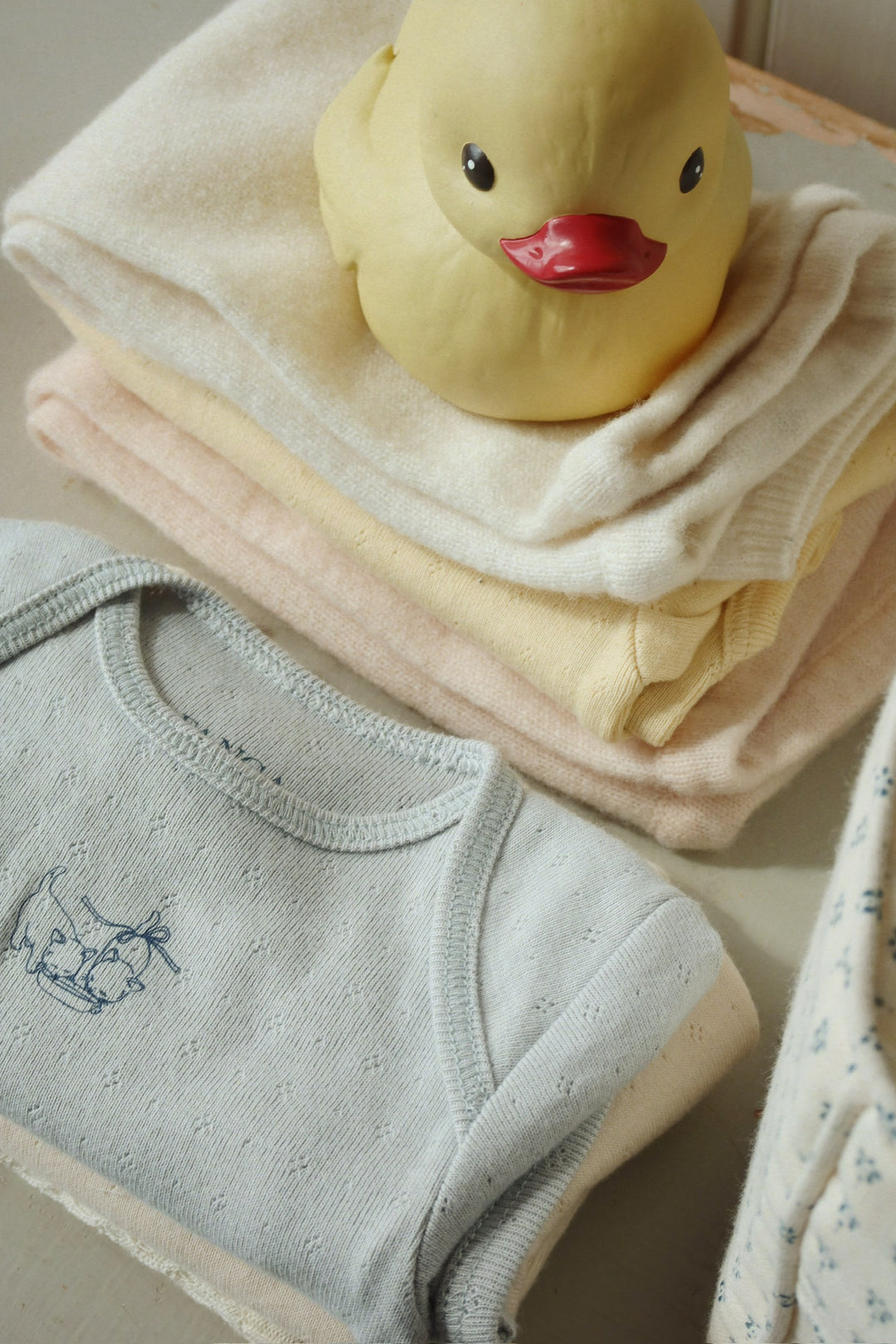 Fanga Fontana by Konges Sløjd – 2-pakning body Perla – Buttercream/Pearl Blue